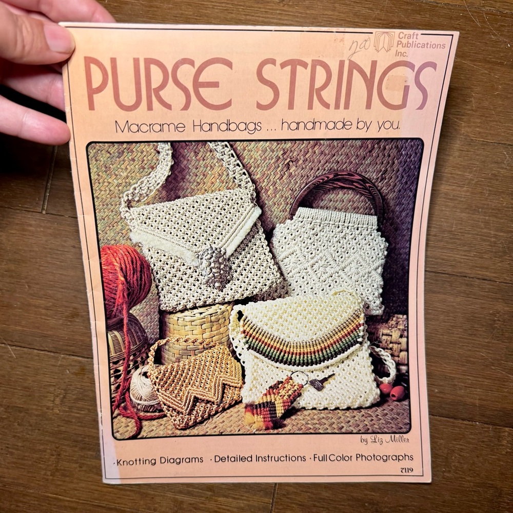 1976 Macreme Purse Pattern Book